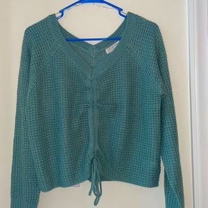 Trendy Green 💚Full Circle Trends M crop sweater center tie V neck NWOT💚 pretty